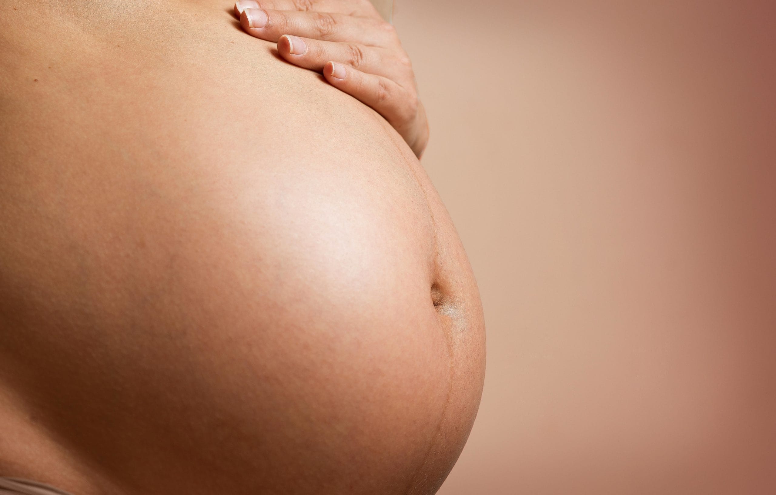 distension abdominal en el embarazo
